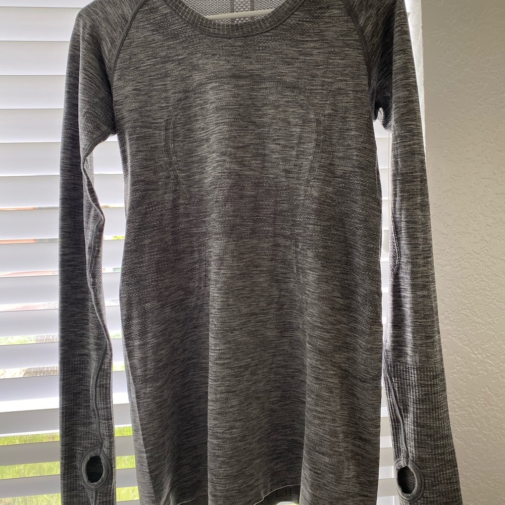 Lululemon Swiftly Tech Long Sleeve size 8